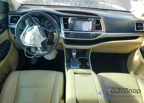 2016 Toyota Highlander Xle z USA, uszkodzony, nr VIN 5TDJKRFH6GS247515